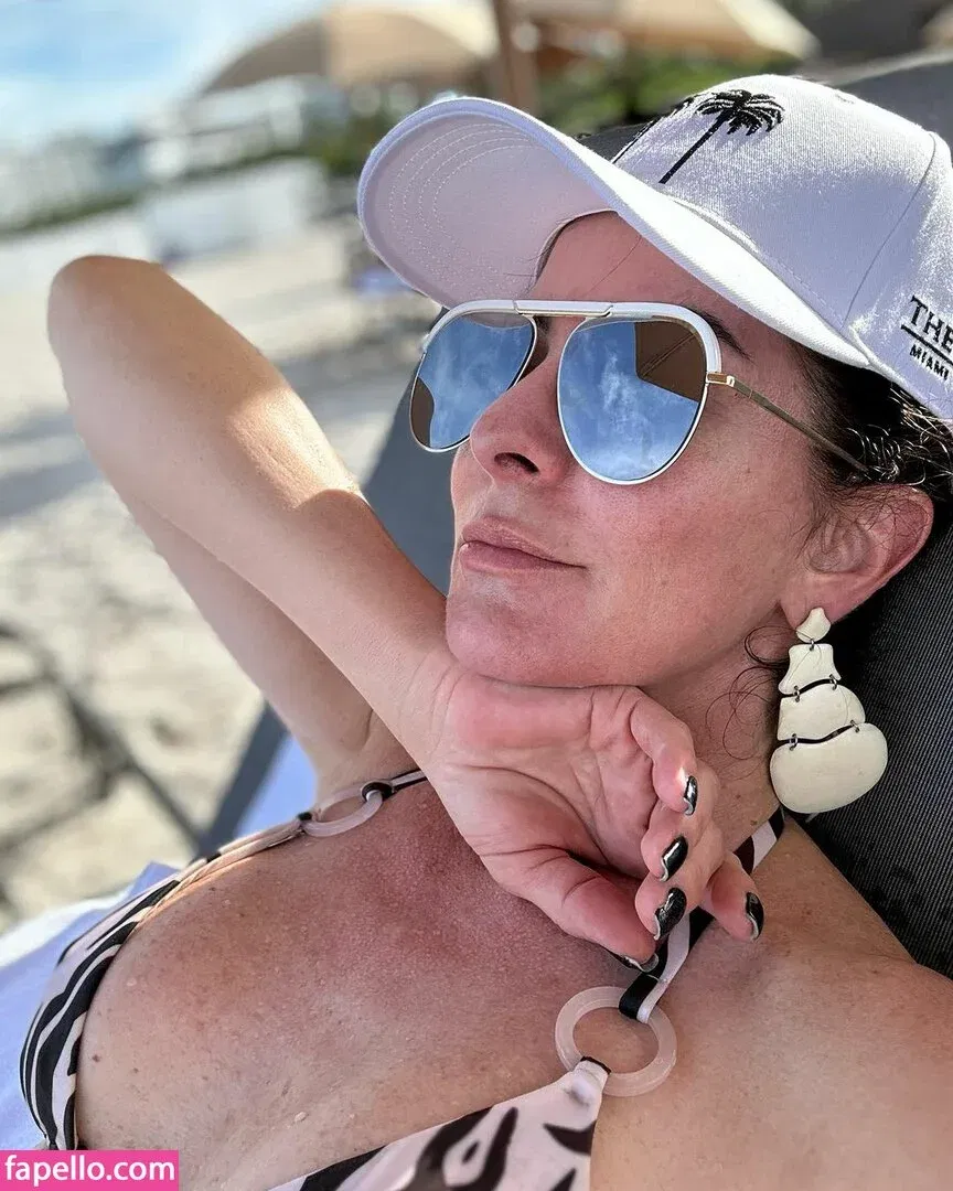 Ana Paula Padrão Onlyfans Photo Gallery 