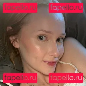 Emma Weaver Onlyfans Photo Gallery 