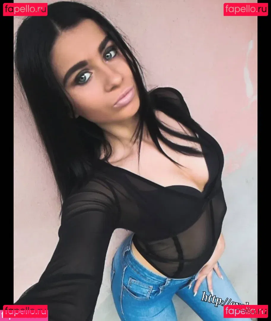 Bereczki Noemi Onlyfans Photo Gallery 