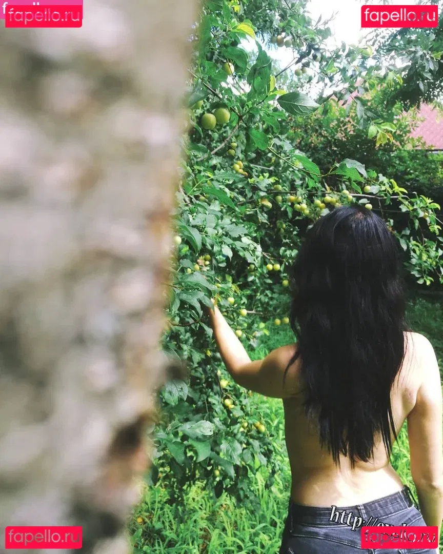 Bereczki Noemi Onlyfans Photo Gallery 