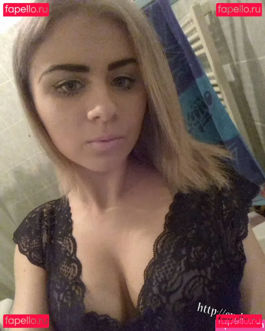 Bereczki Noemi Onlyfans Photo Gallery 