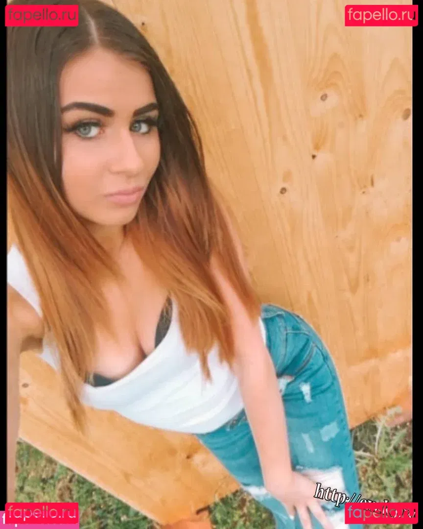 Bereczki Noemi Onlyfans Photo Gallery 