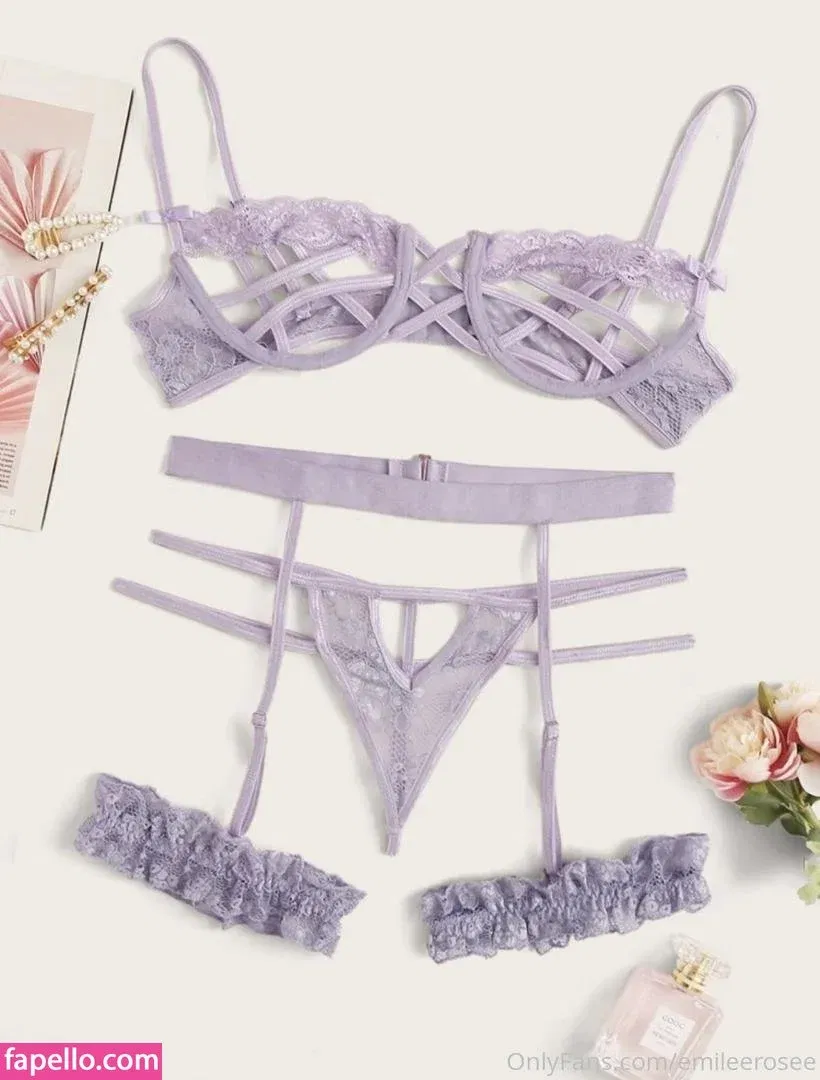 emileerosee Onlyfans Photo Gallery 