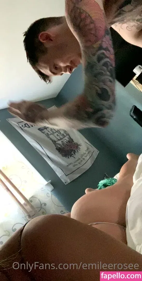 emileerosee Onlyfans Photo Gallery 
