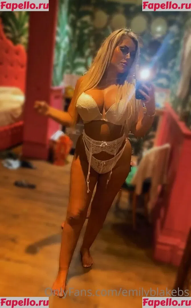 Emily Blake Onlyfans Photo Gallery 