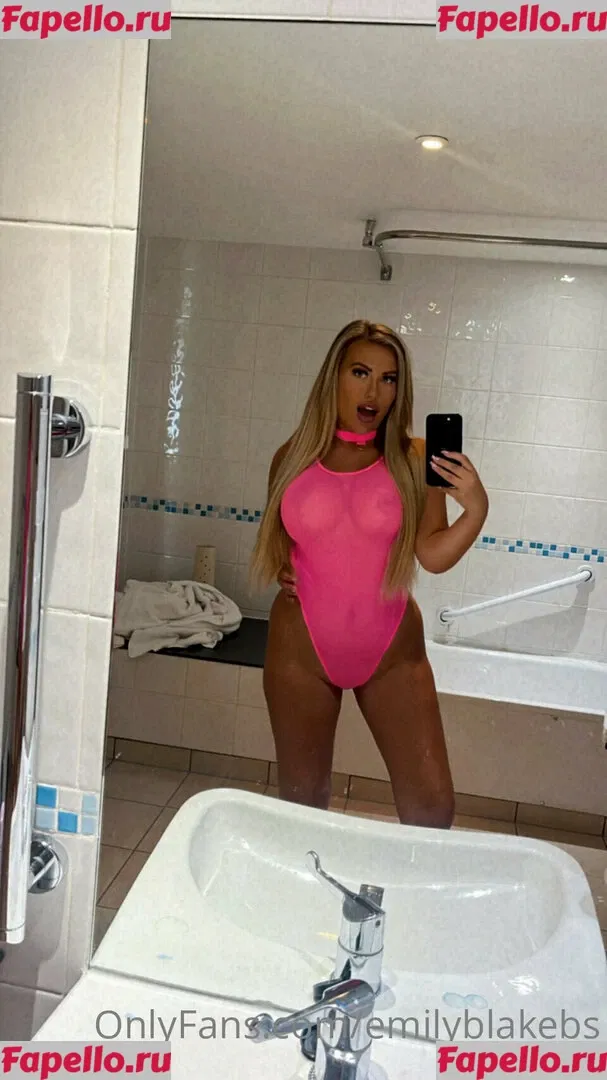 Emily Blake Onlyfans Photo Gallery 