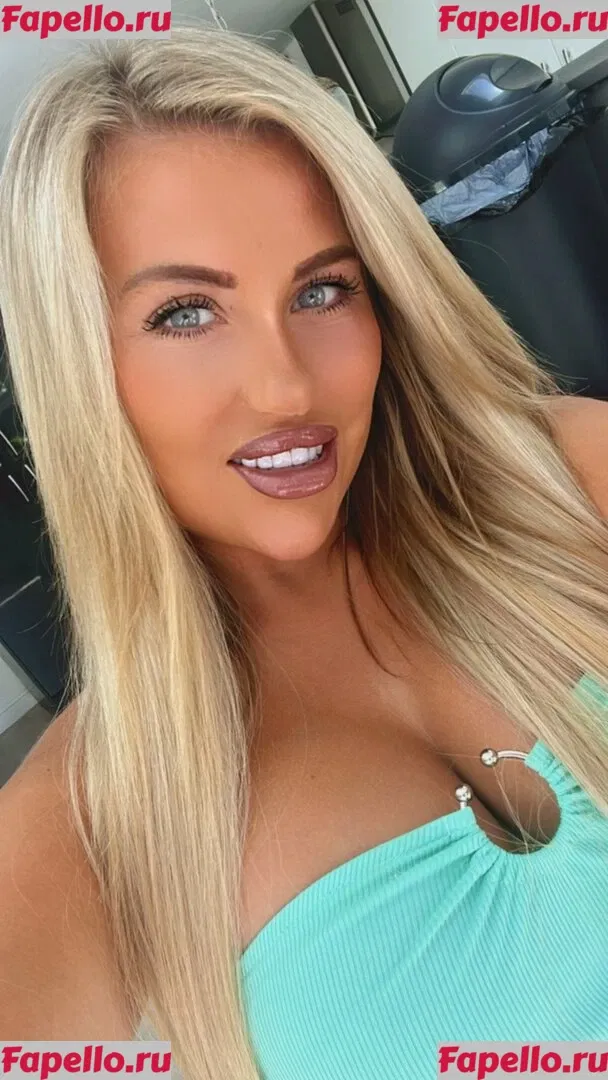 Emily Blake Onlyfans Photo Gallery 