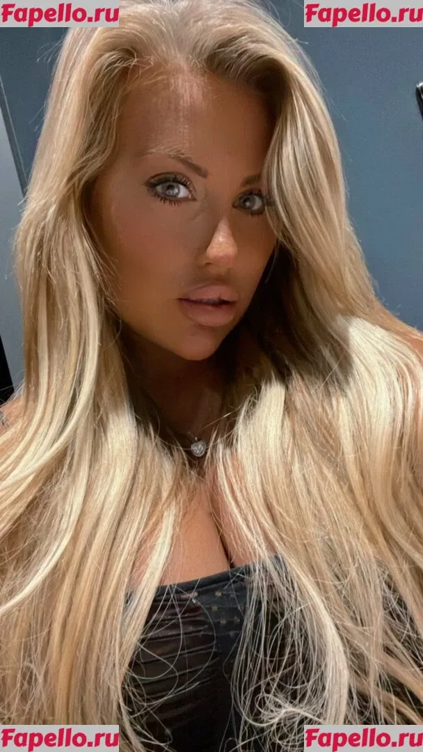 Emily Blake Onlyfans Photo Gallery 