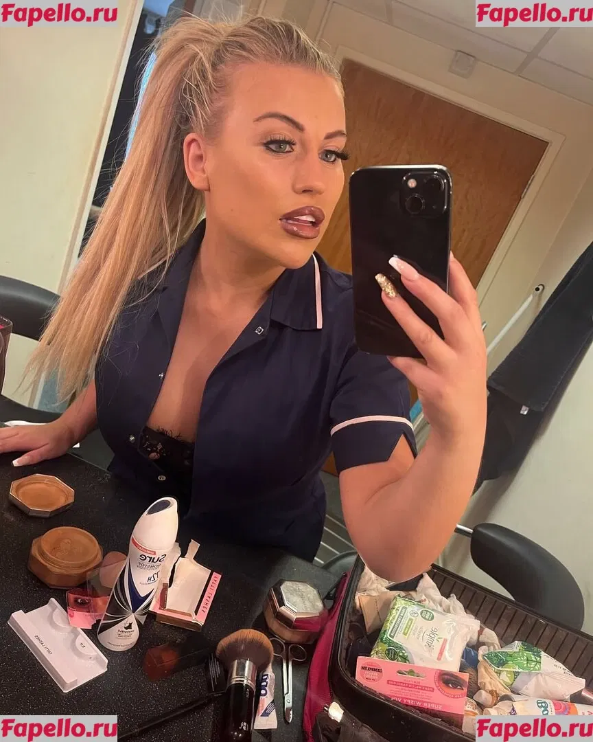 Emily Blake Onlyfans Photo Gallery 