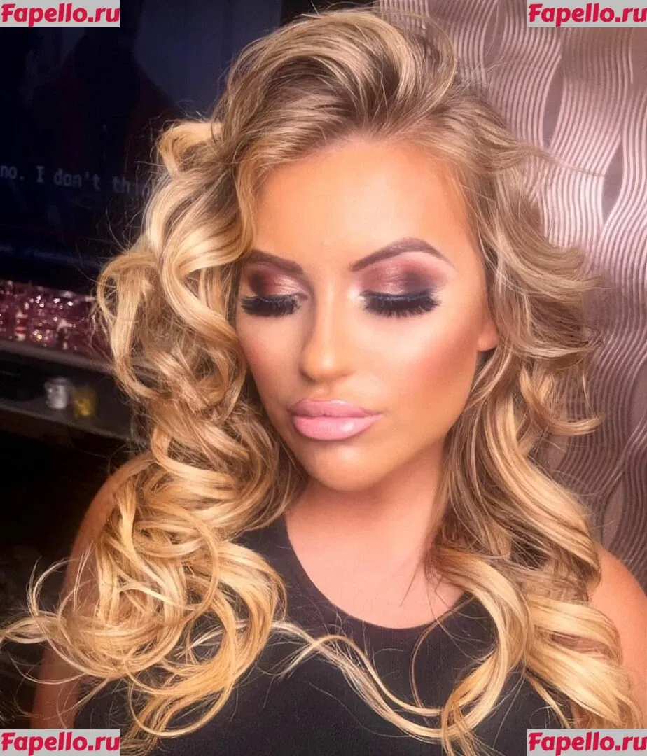 Emily Blake Onlyfans Photo Gallery 