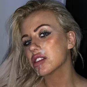 Emily Blake Onlyfans Photo Gallery 