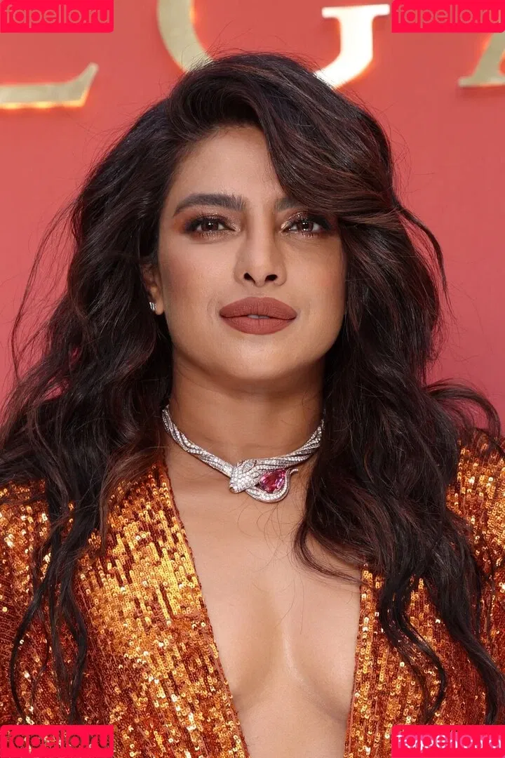 Priyanka Chopra Onlyfans Photo Gallery 