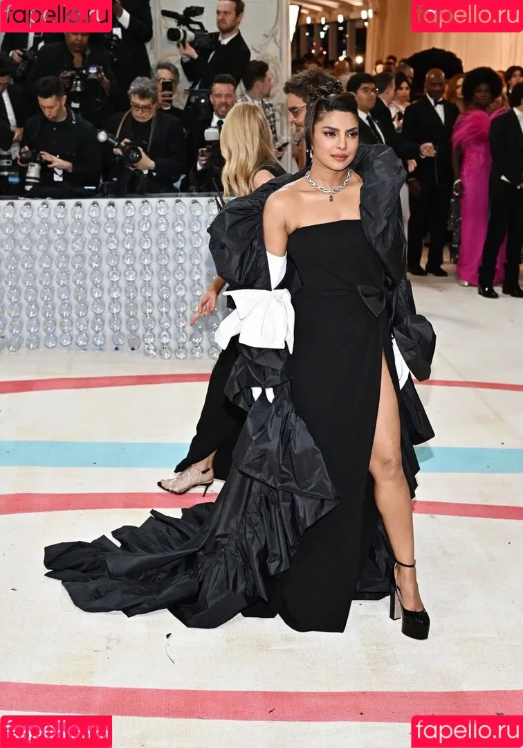 Priyanka Chopra Onlyfans Photo Gallery 