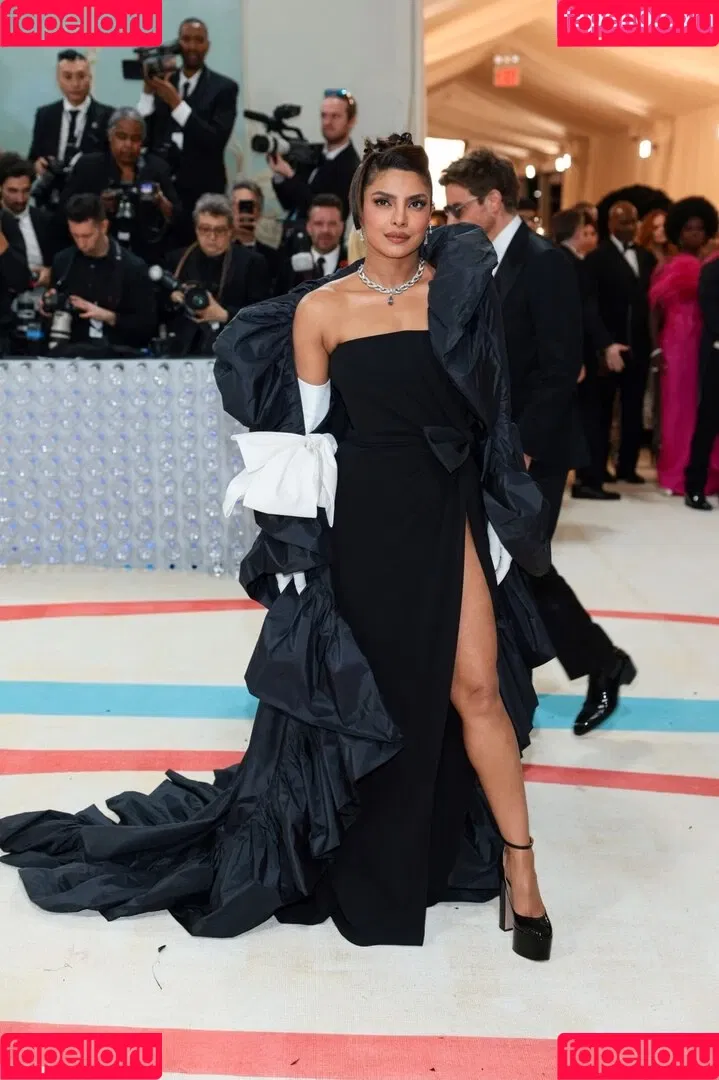 Priyanka Chopra Onlyfans Photo Gallery 