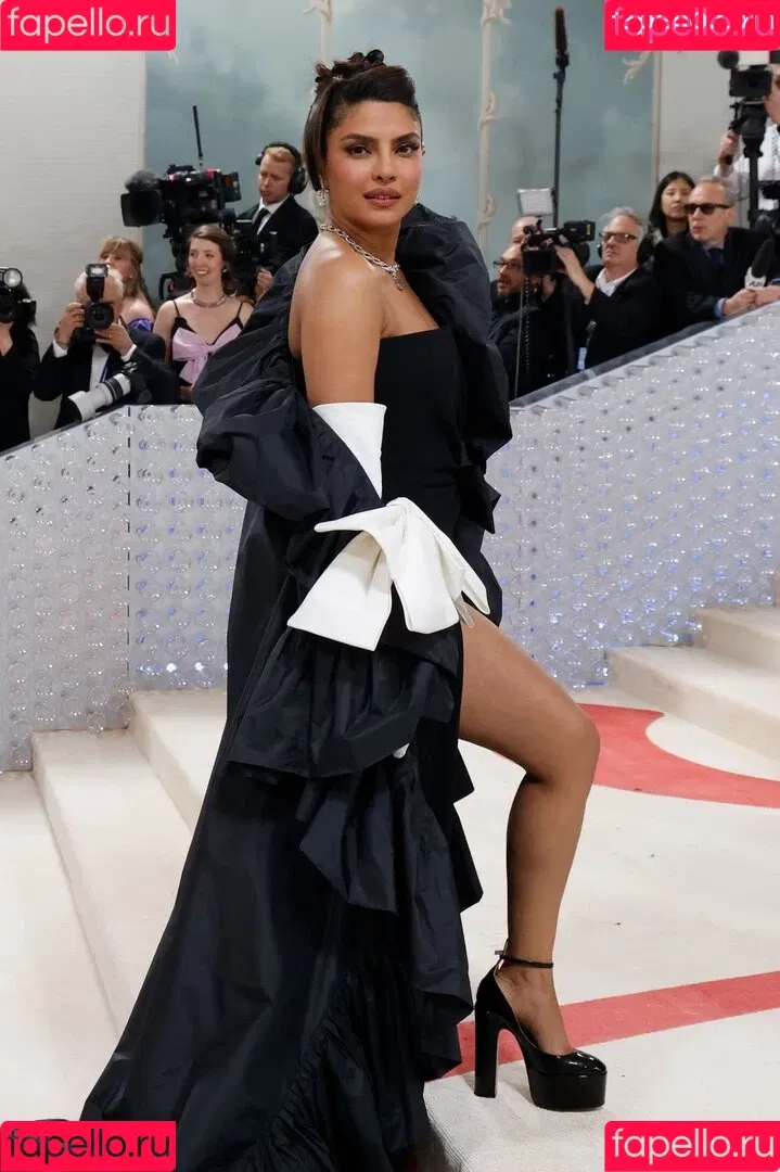 Priyanka Chopra Onlyfans Photo Gallery 