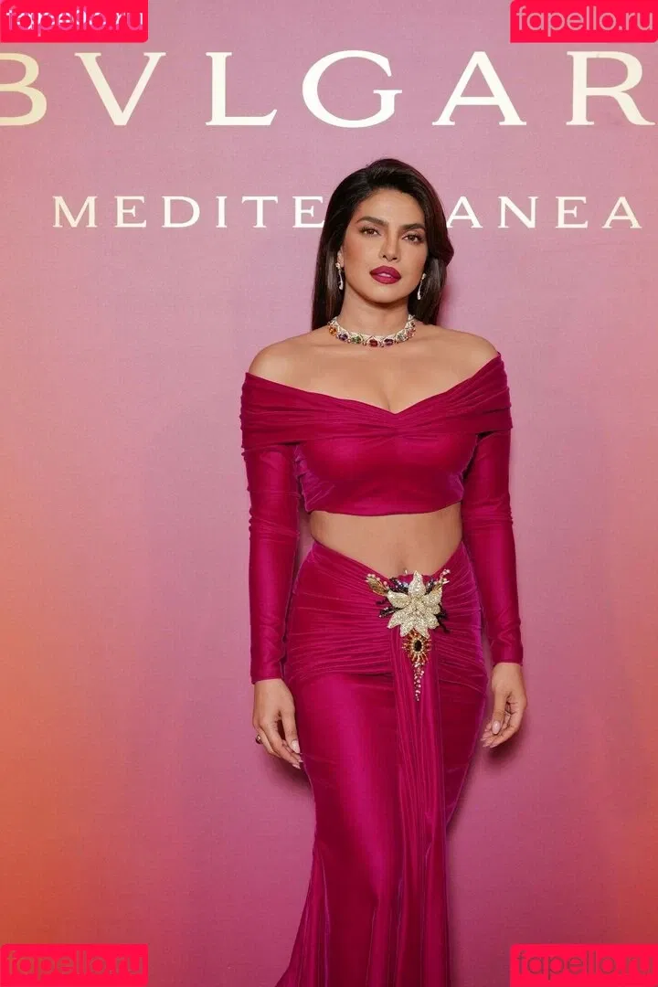Priyanka Chopra Onlyfans Photo Gallery 