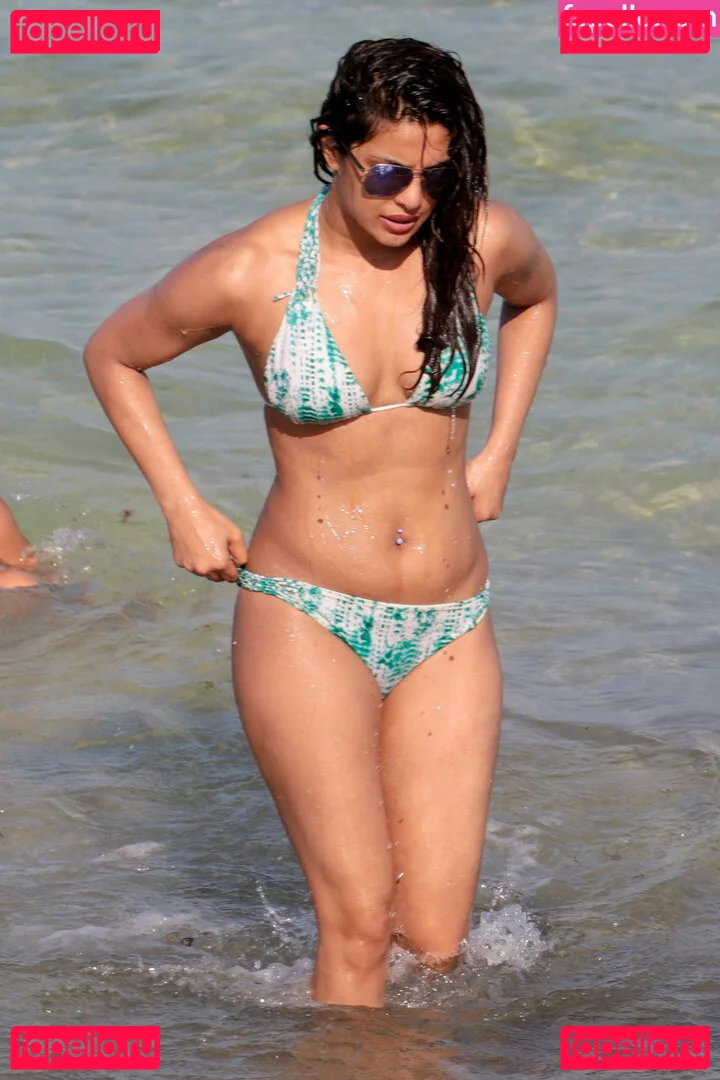 Priyanka Chopra Onlyfans Photo Gallery 