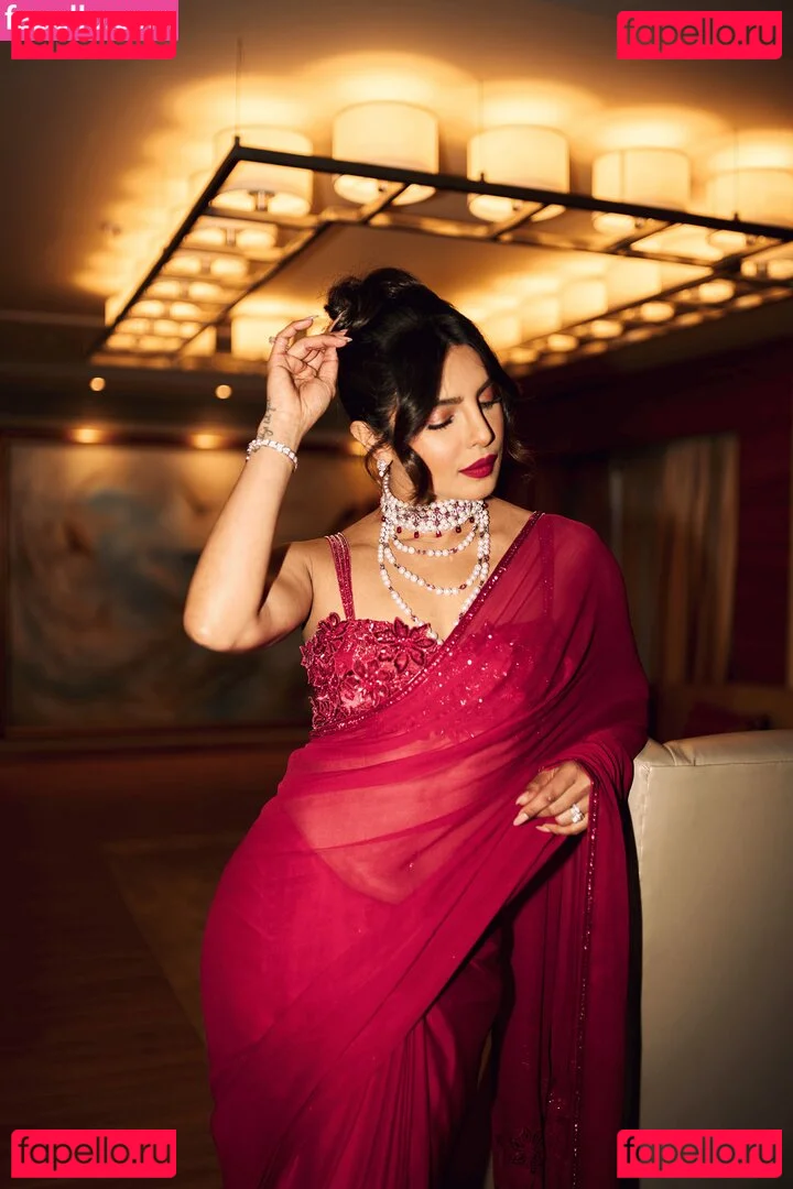 Priyanka Chopra Onlyfans Photo Gallery 