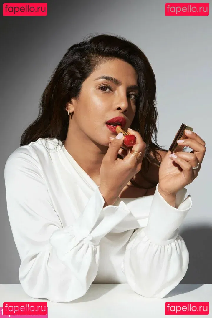 Priyanka Chopra Onlyfans Photo Gallery 