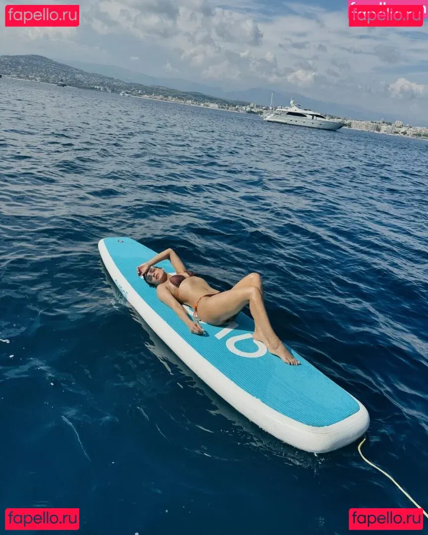 Priyanka Chopra Onlyfans Photo Gallery 