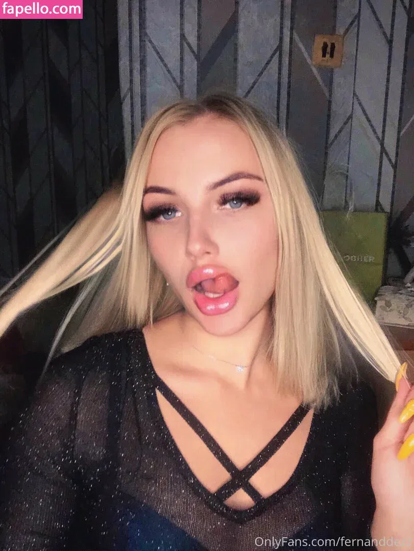 bellacherry69 Onlyfans Photo Gallery 