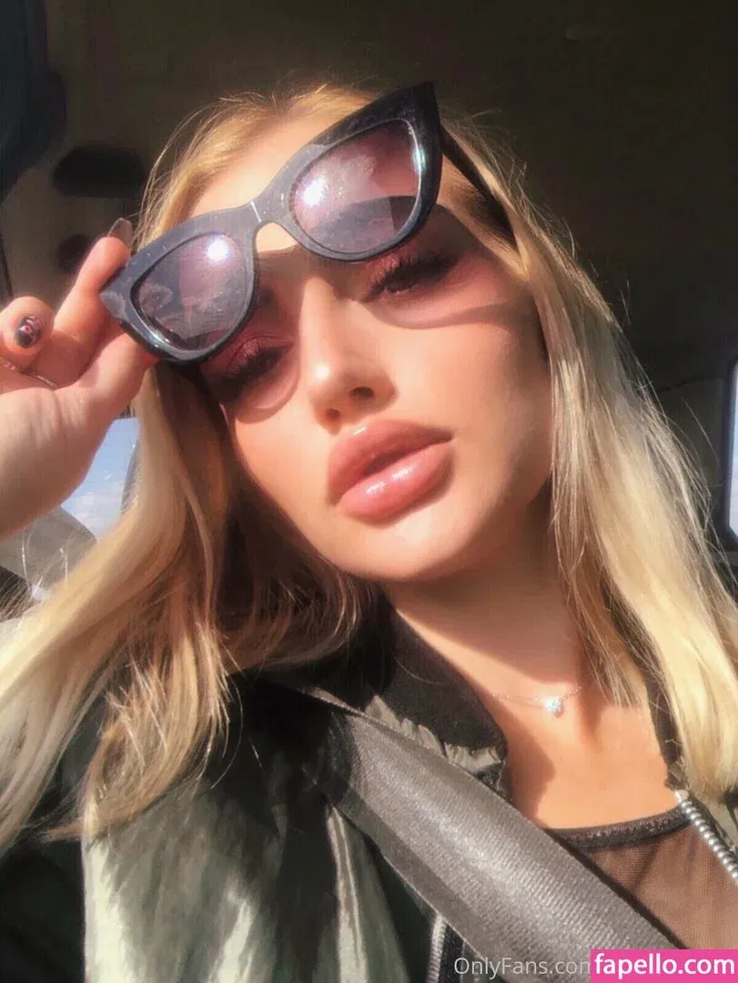 bellacherry69 Onlyfans Photo Gallery 