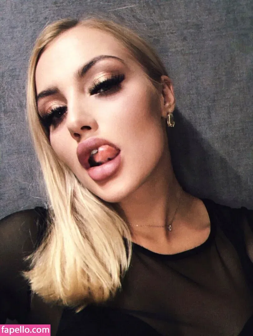 bellacherry69 Onlyfans Photo Gallery 