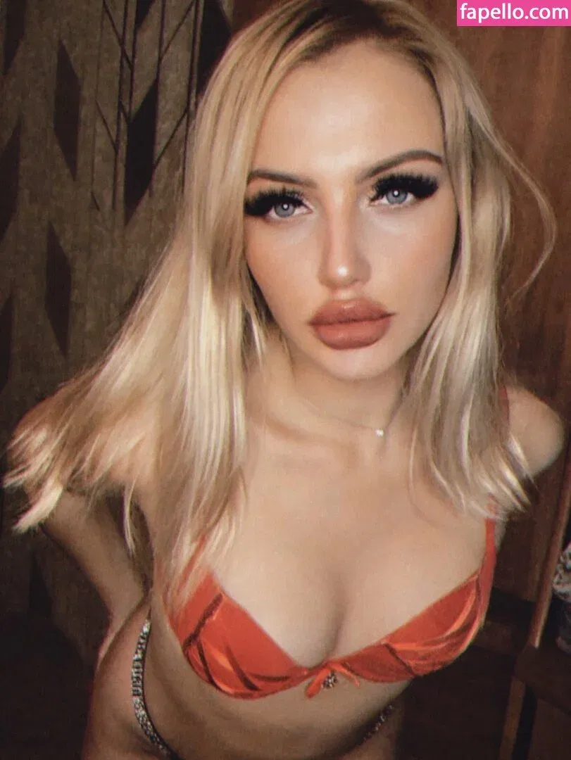 bellacherry69 Onlyfans Photo Gallery 