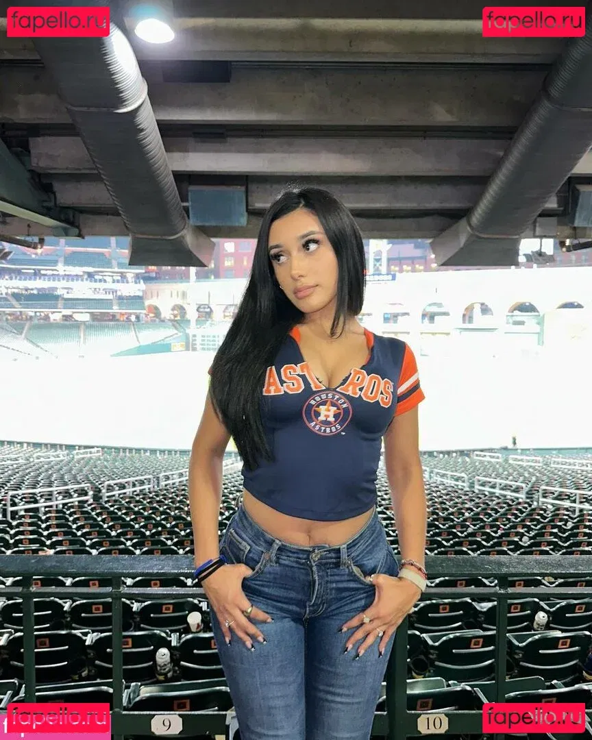 laconejaaa Onlyfans Photo Gallery 