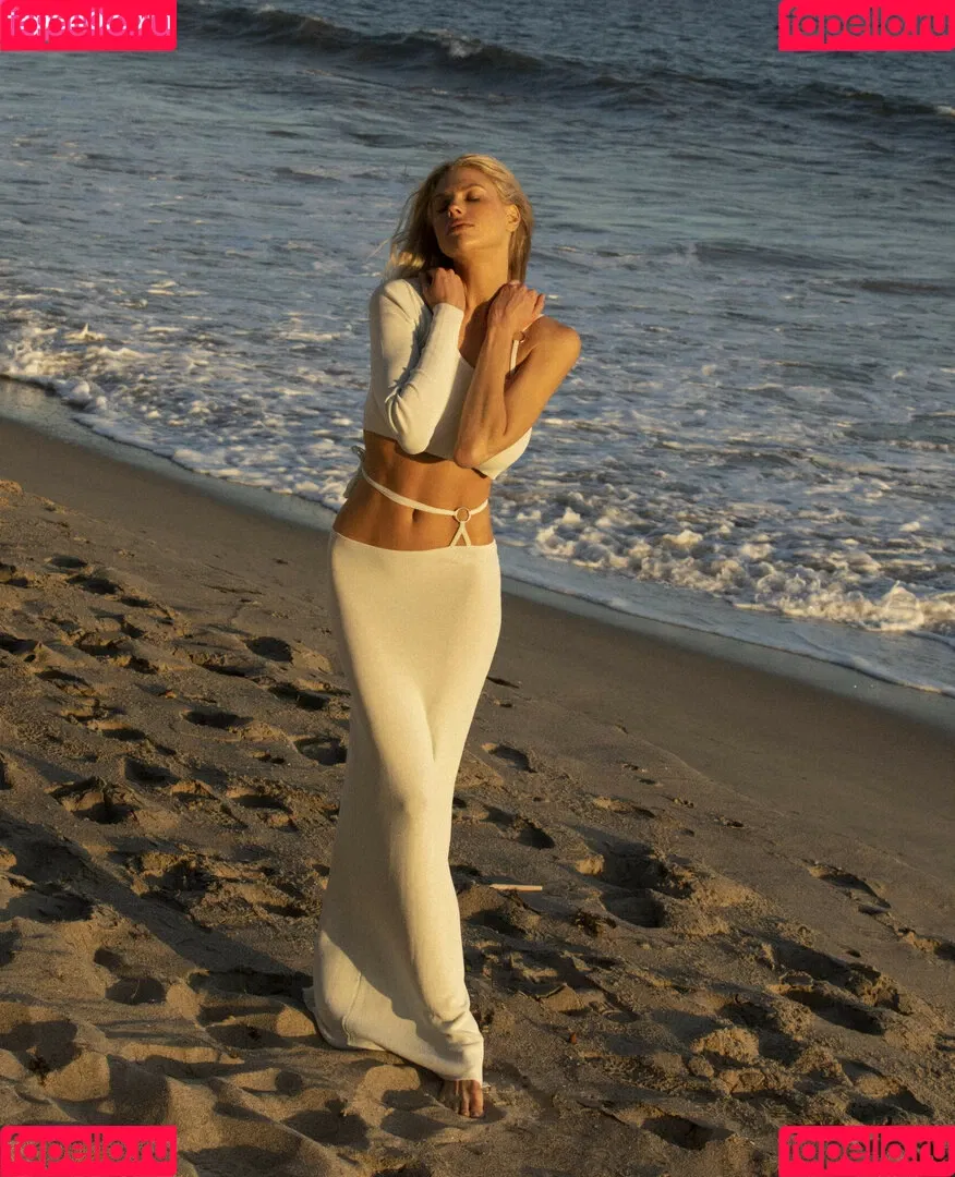 Charlotte McKinney Onlyfans Photo Gallery 