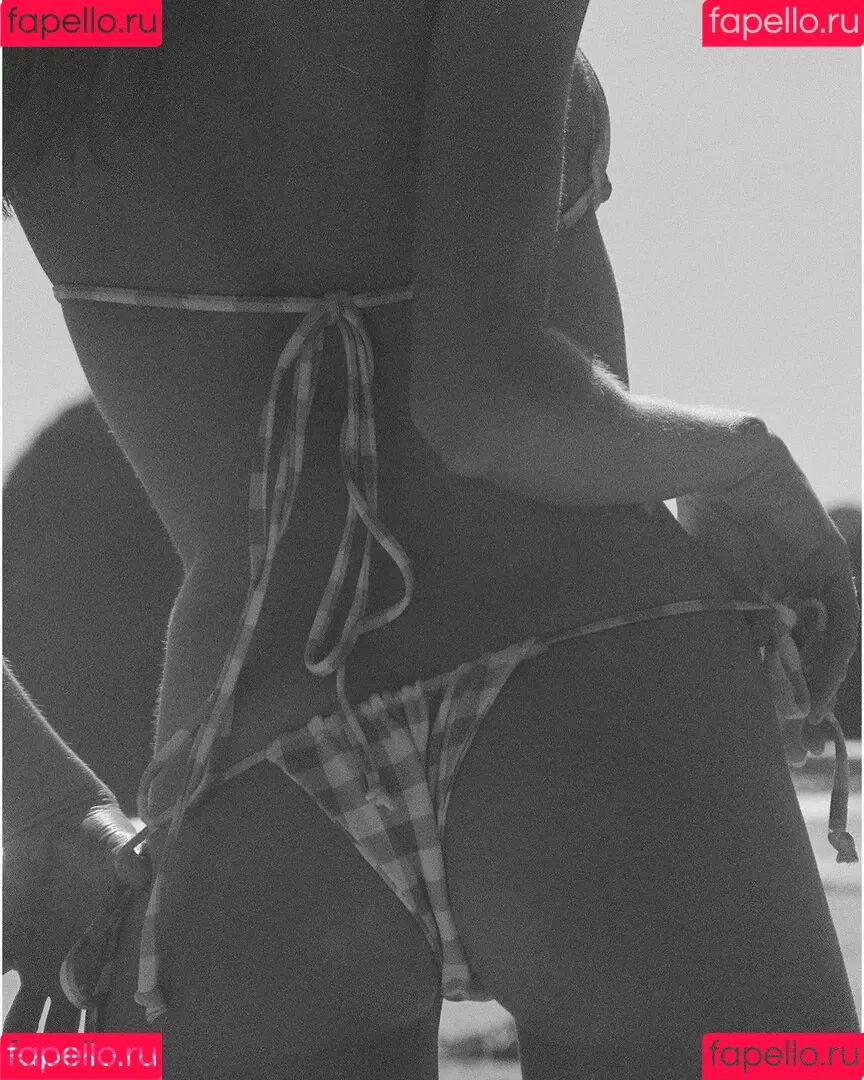 Charlotte McKinney Onlyfans Photo Gallery 