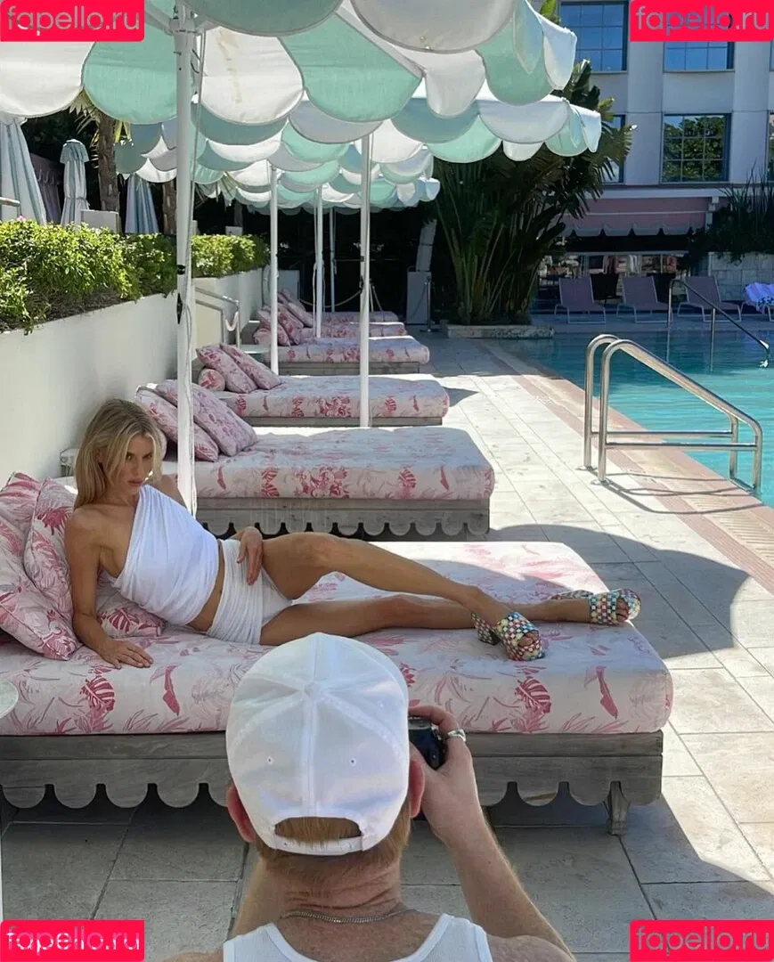 Charlotte McKinney Onlyfans Photo Gallery 