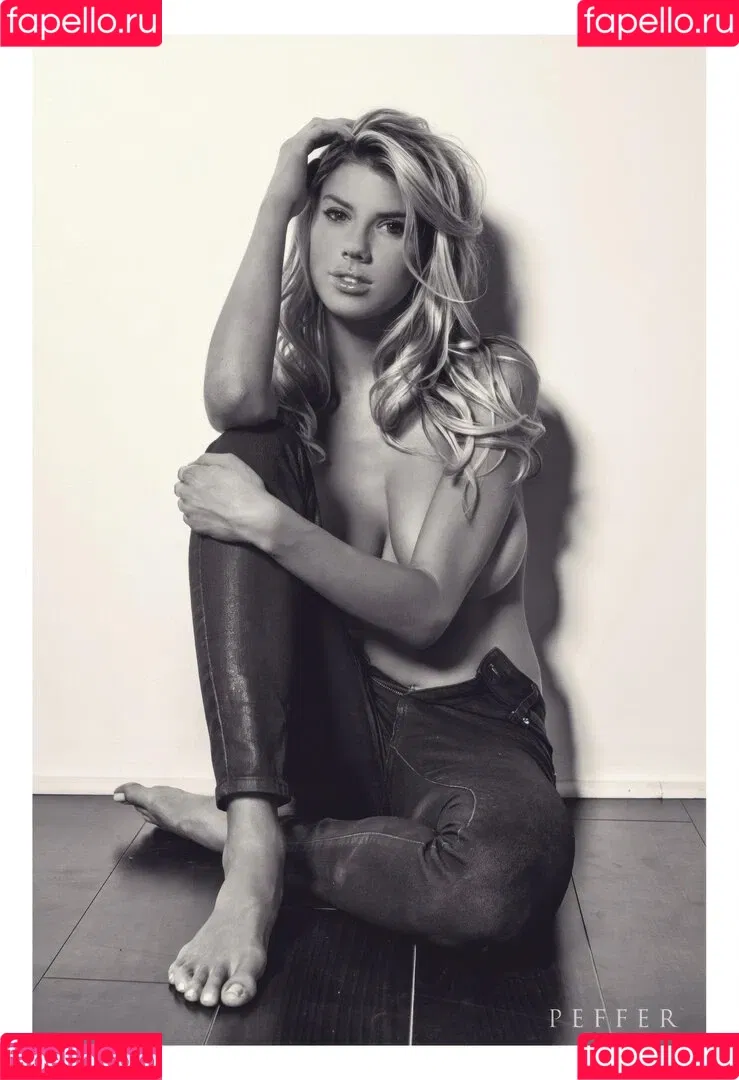 Charlotte McKinney Onlyfans Photo Gallery 