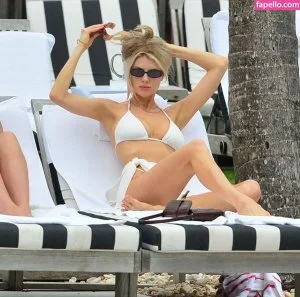 Charlotte McKinney Onlyfans Photo Gallery 
