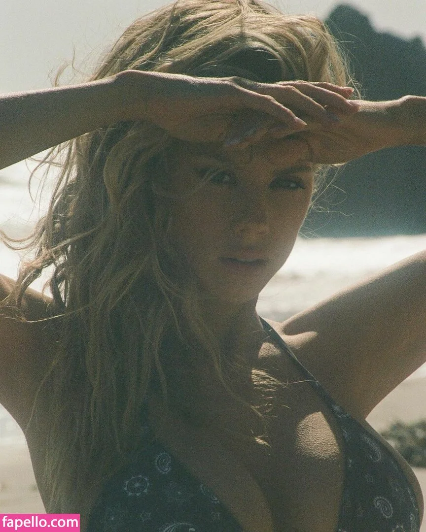 Charlotte McKinney Onlyfans Photo Gallery 