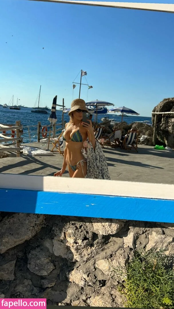 Charlotte McKinney Onlyfans Photo Gallery 