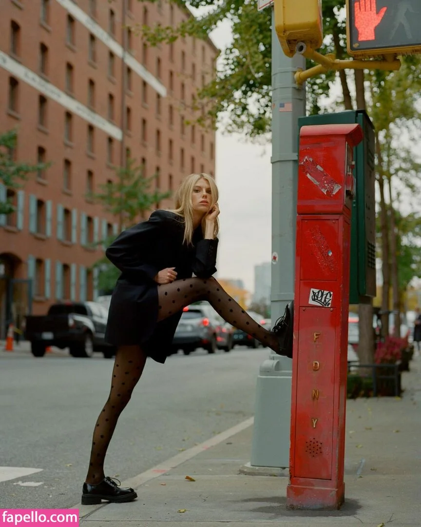 Charlotte McKinney Onlyfans Photo Gallery 