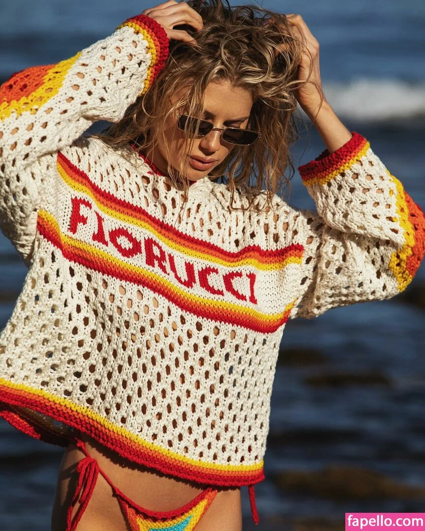 Charlotte McKinney Onlyfans Photo Gallery 