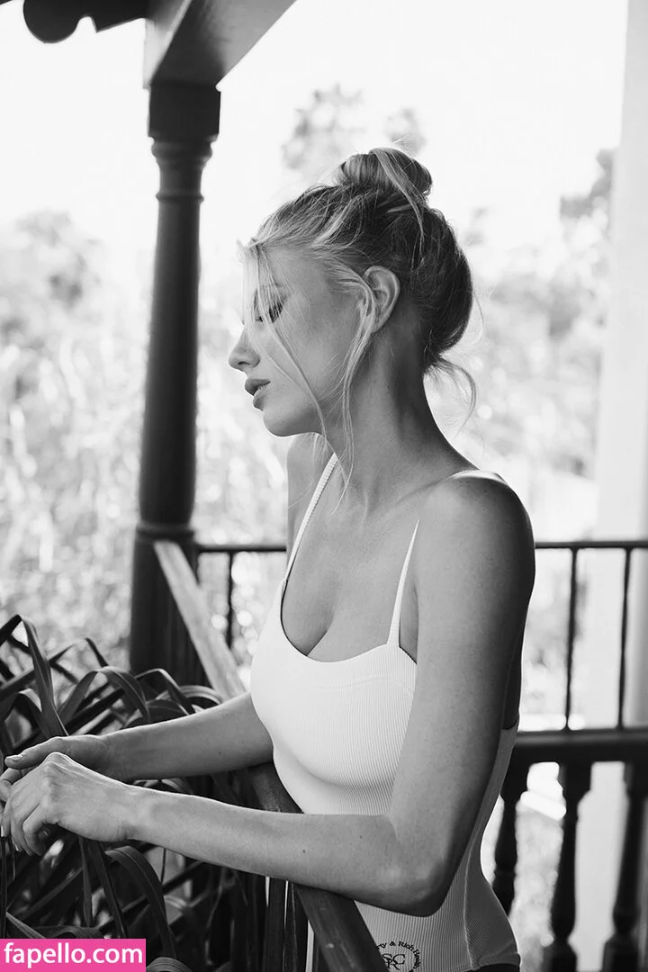 Charlotte McKinney Onlyfans Photo Gallery 