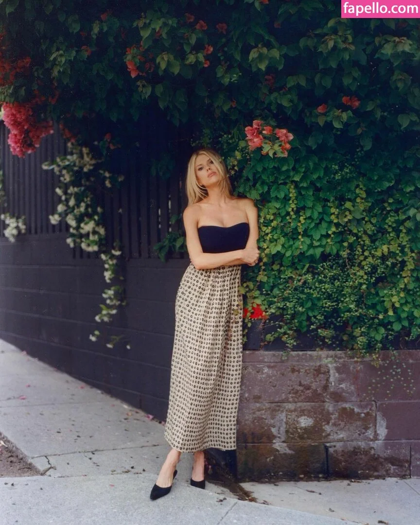 Charlotte McKinney Onlyfans Photo Gallery 