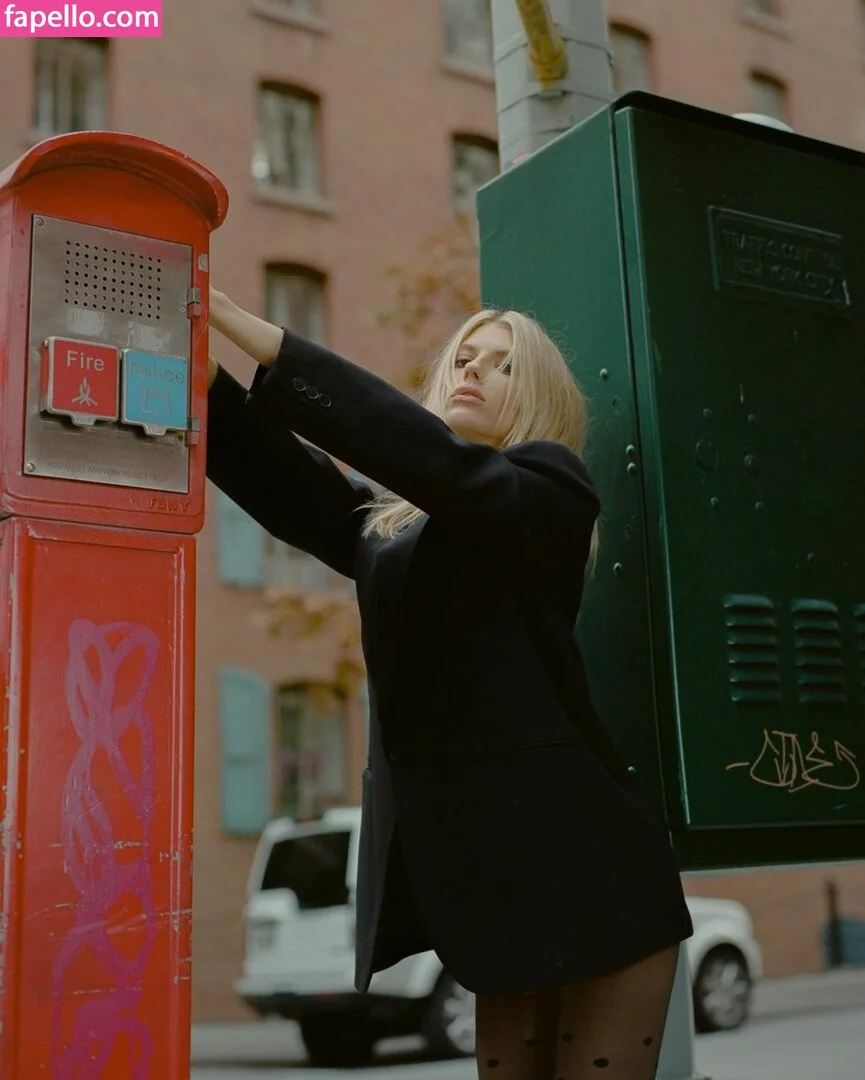 Charlotte McKinney Onlyfans Photo Gallery 