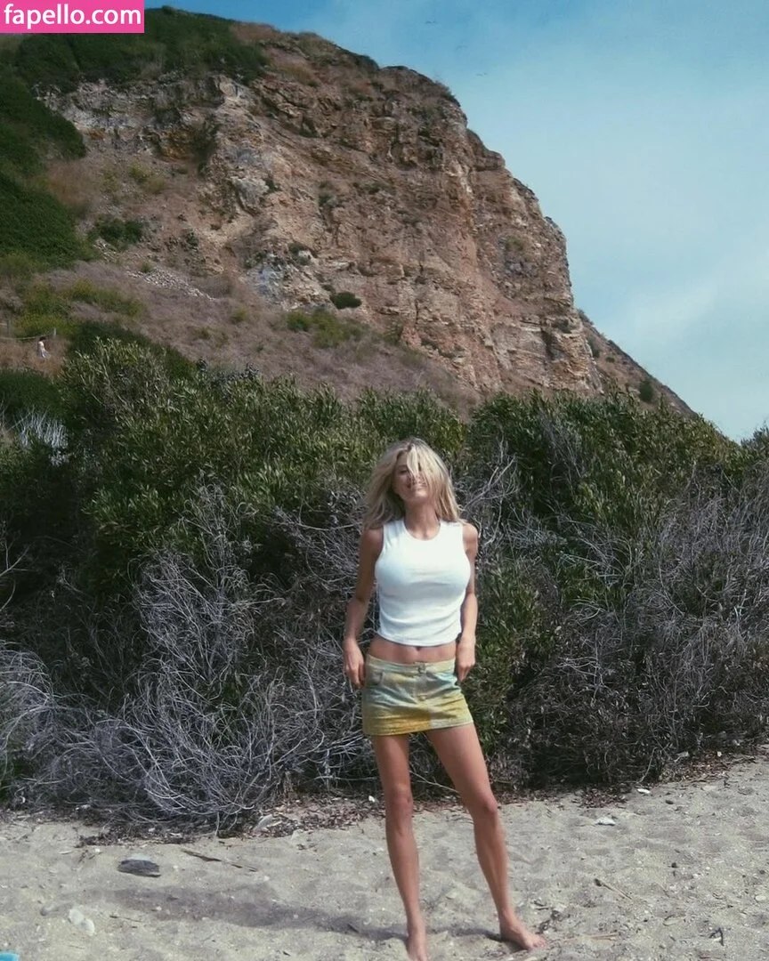 Charlotte McKinney Onlyfans Photo Gallery 