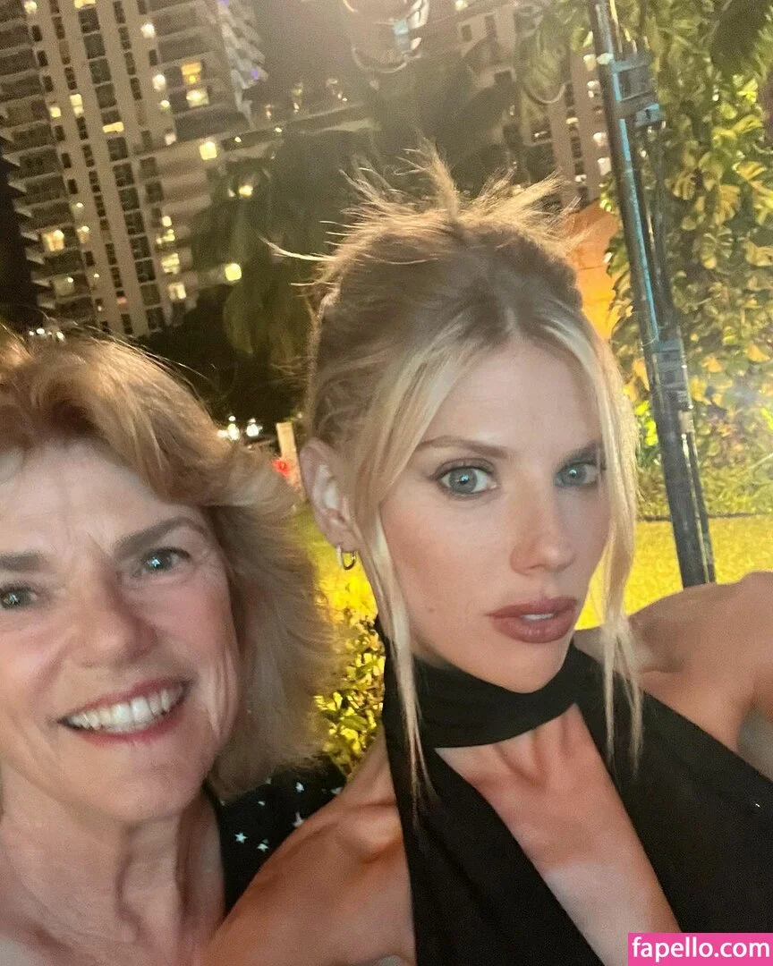 Charlotte McKinney Onlyfans Photo Gallery 