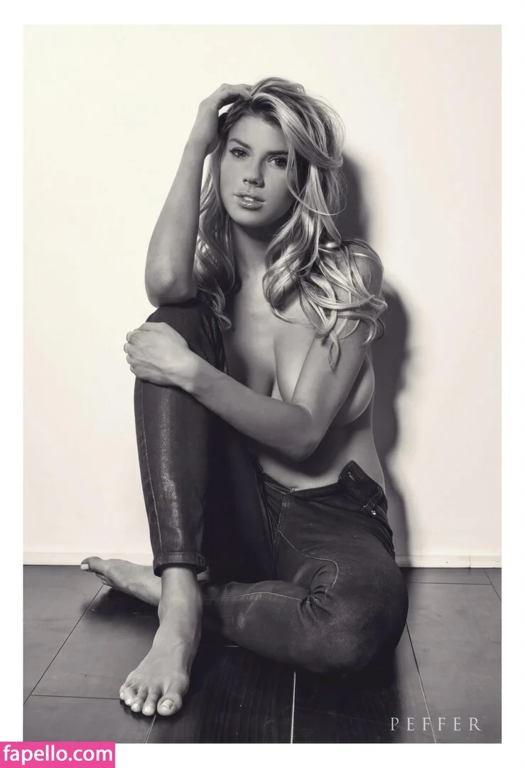 Charlotte McKinney Onlyfans Photo Gallery 