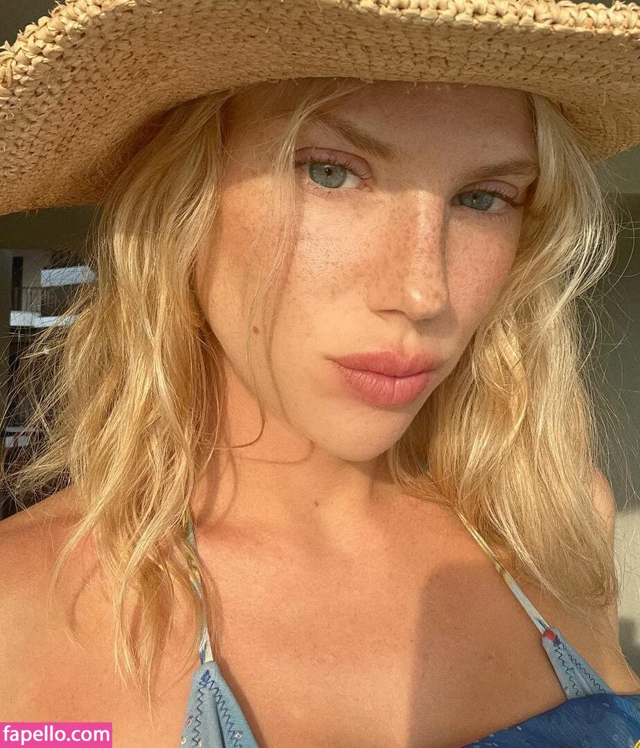 Charlotte McKinney Onlyfans Photo Gallery 