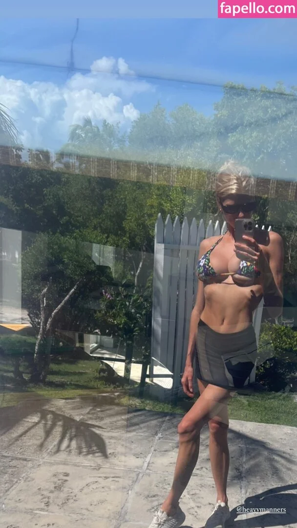 Charlotte McKinney Onlyfans Photo Gallery 