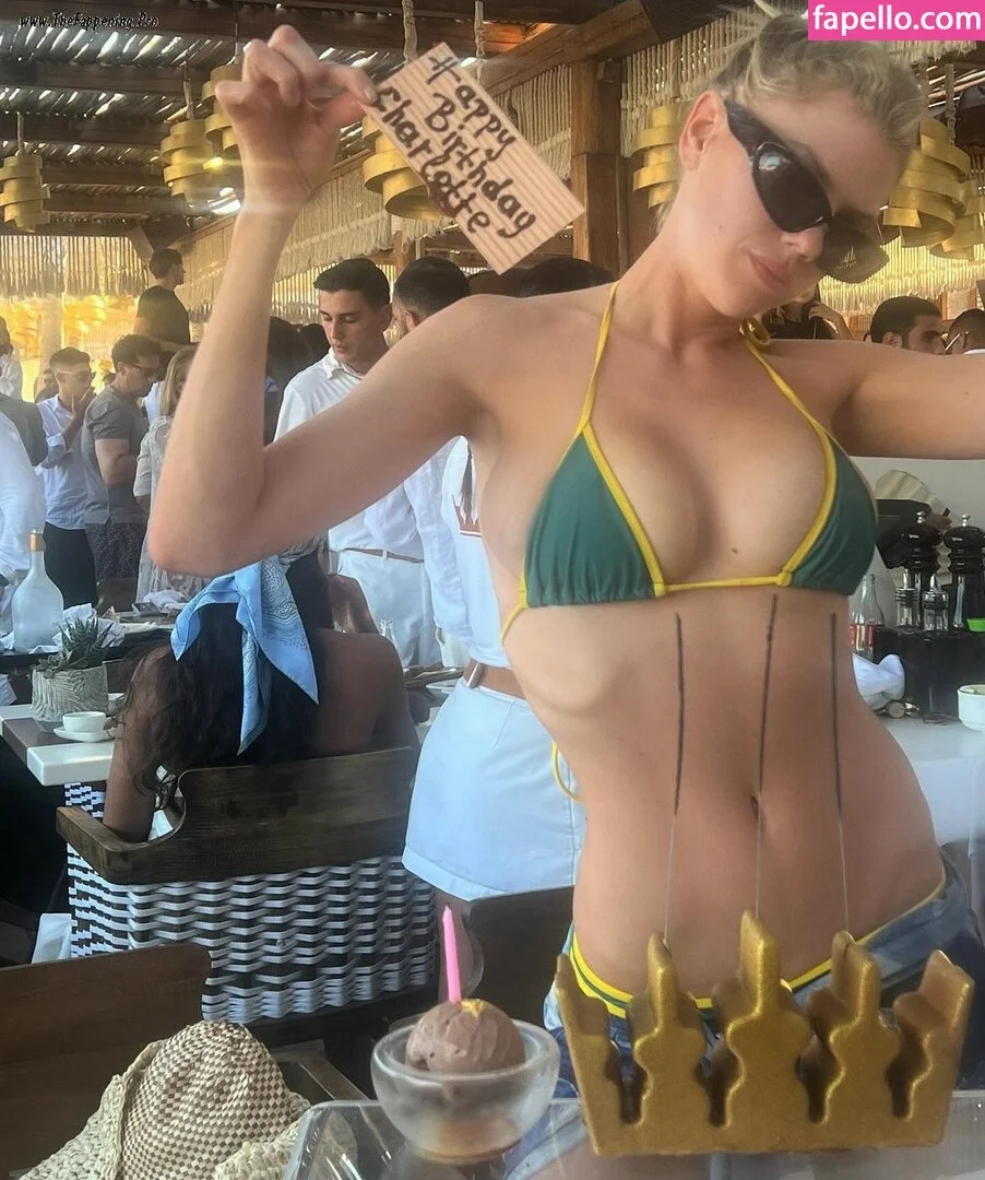 Charlotte McKinney Onlyfans Photo Gallery 