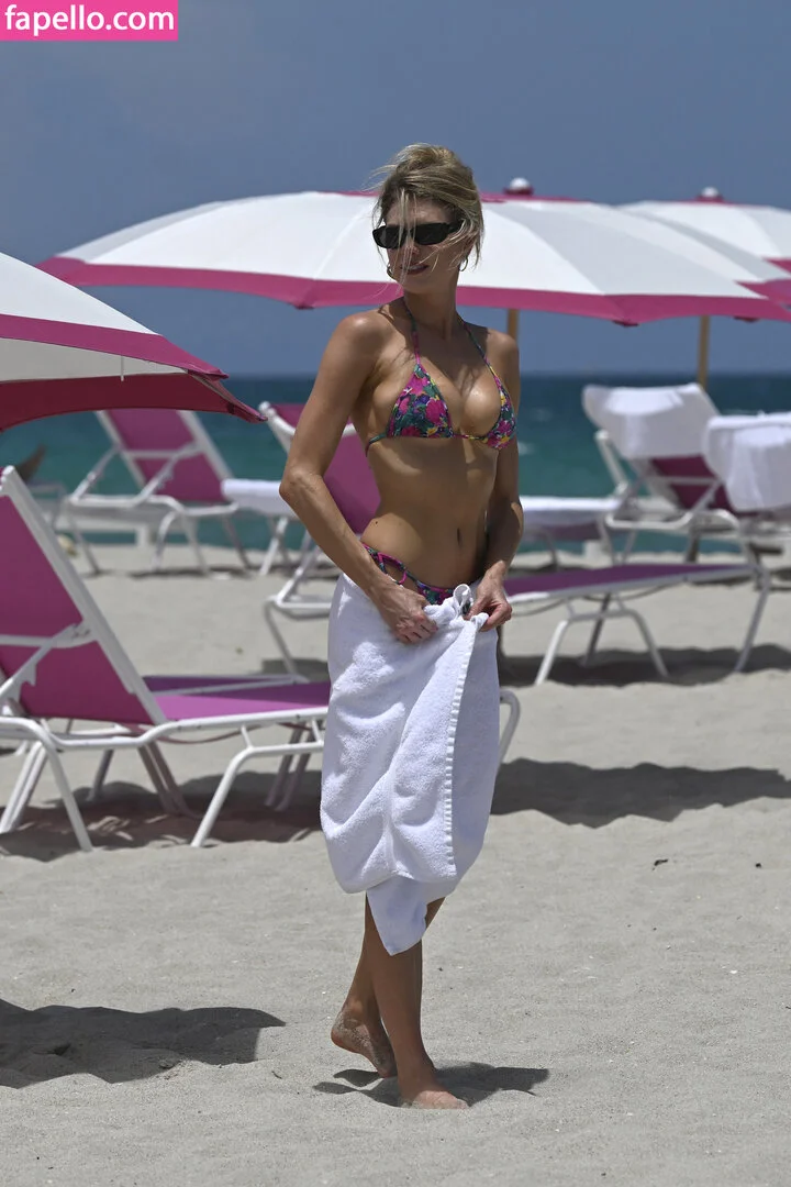 Charlotte McKinney Onlyfans Photo Gallery 