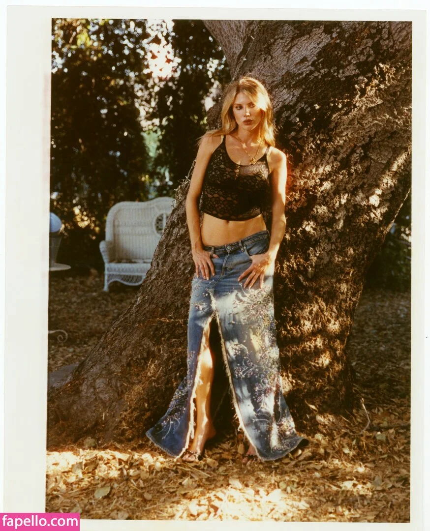 Charlotte McKinney Onlyfans Photo Gallery 