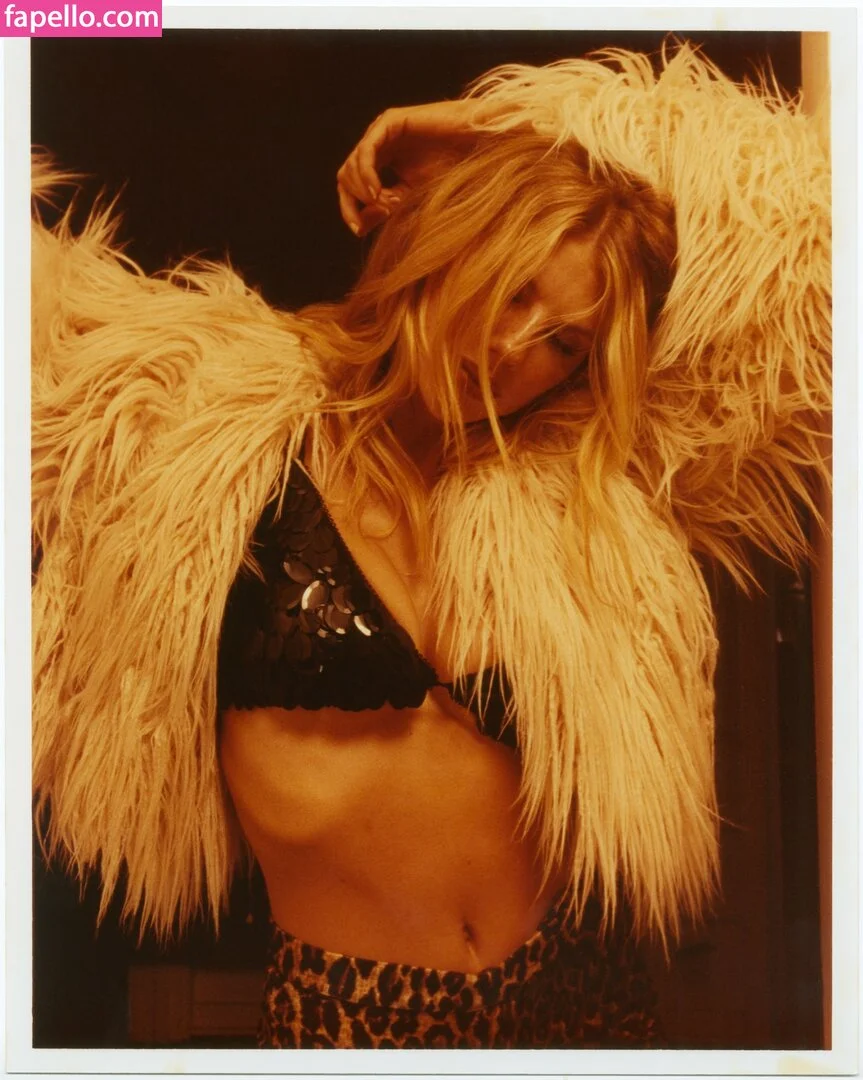 Charlotte McKinney Onlyfans Photo Gallery 